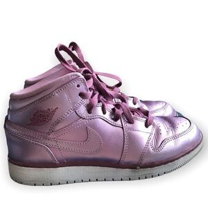Air Jordan 1 Mid SE GS pink rose shoes